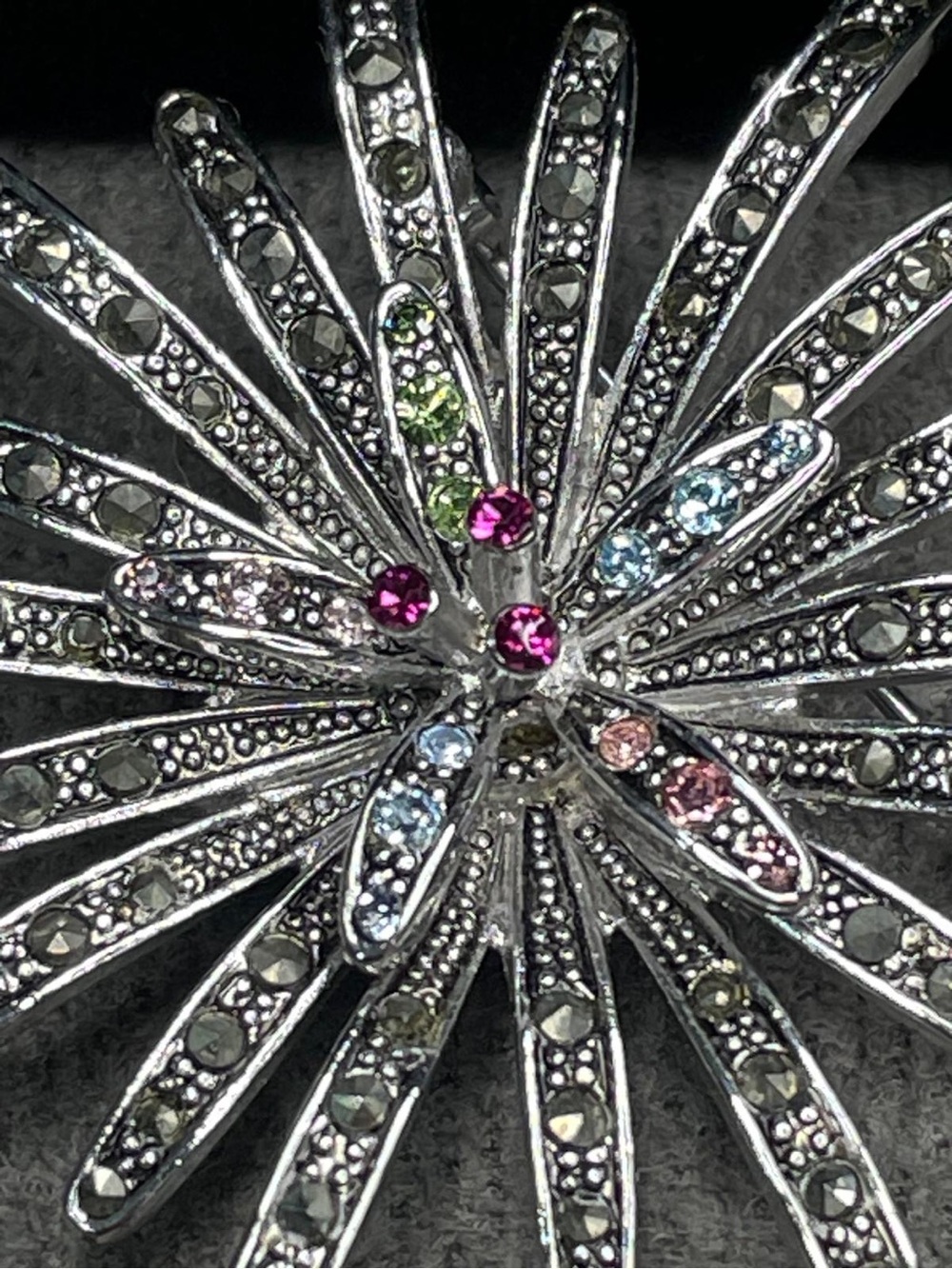Silver Starburst Brooch with Multicolor Crystal Centers - Picture 6 of 7